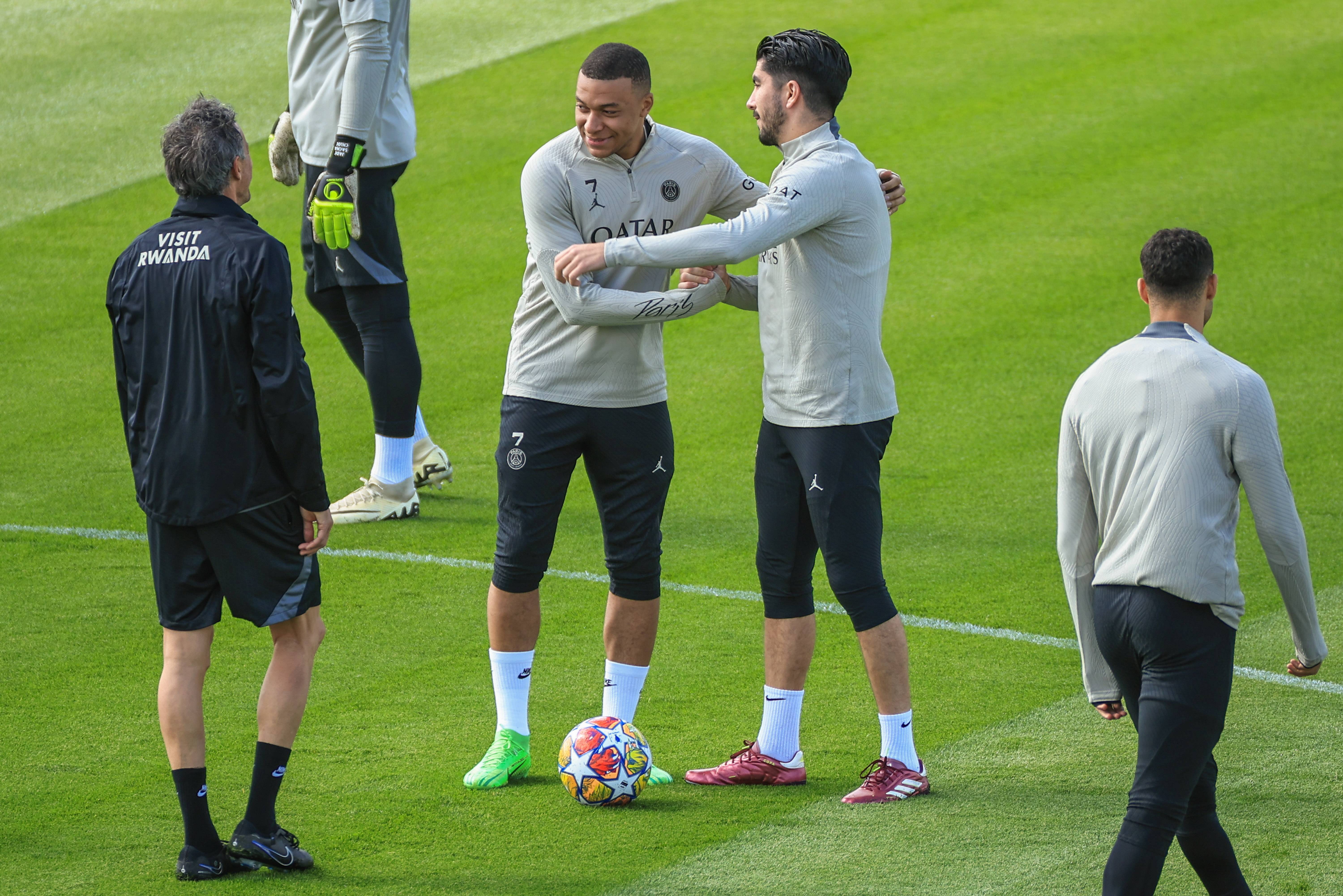 南宫娱乐-巴黎圣日耳曼备战欧冠，策略磨砺，团队战术炼钢