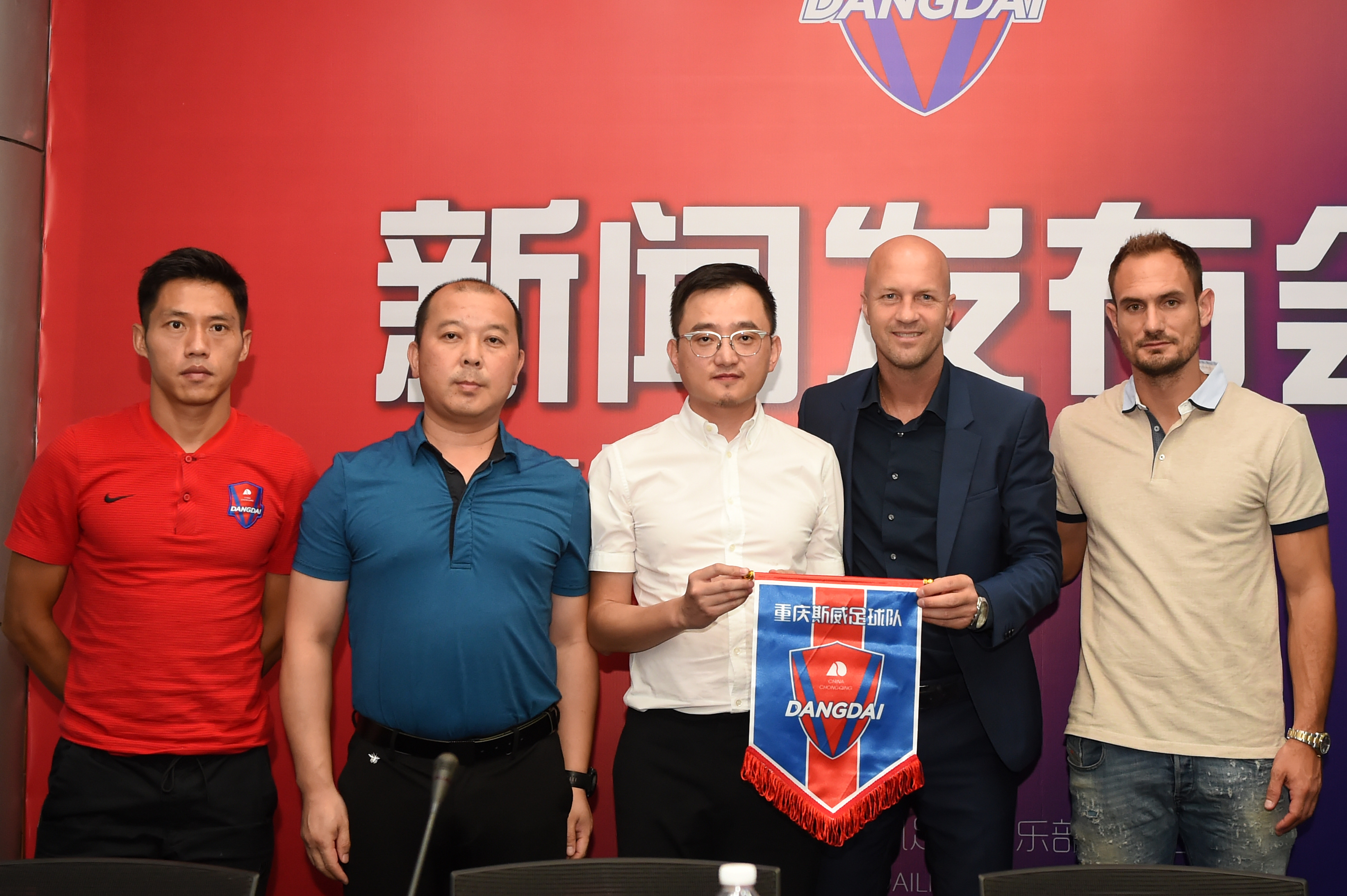 恒大将在客场挑战重庆斯威,双方实力对比谁能笑到最后? 恒大将在客场挑战重庆斯威,双方实力对比谁能笑到最后?