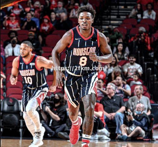 火箭队逆转独行侠,取得关键胜利 火箭队逆转独行侠,取得关键胜利