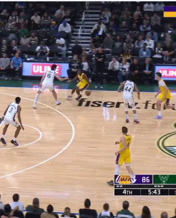 南宫娱乐-爵士末节逆转魔术，米切尔狂砍分砍下胜利