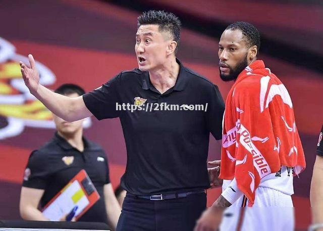 南宫娱乐-心有余悸！球场上的悬念重重