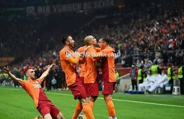 南宫娱乐-拉齐奥一举反超对手，创下连胜纪录