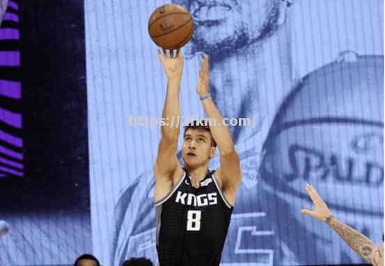 诺里奇主场输球难保席位，保级局势不容乐观