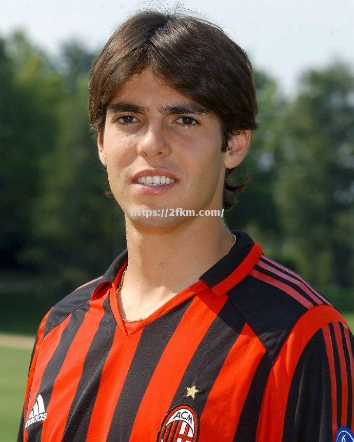 AC米兰主帅赞誉年轻球员发挥出色，望继续前行！