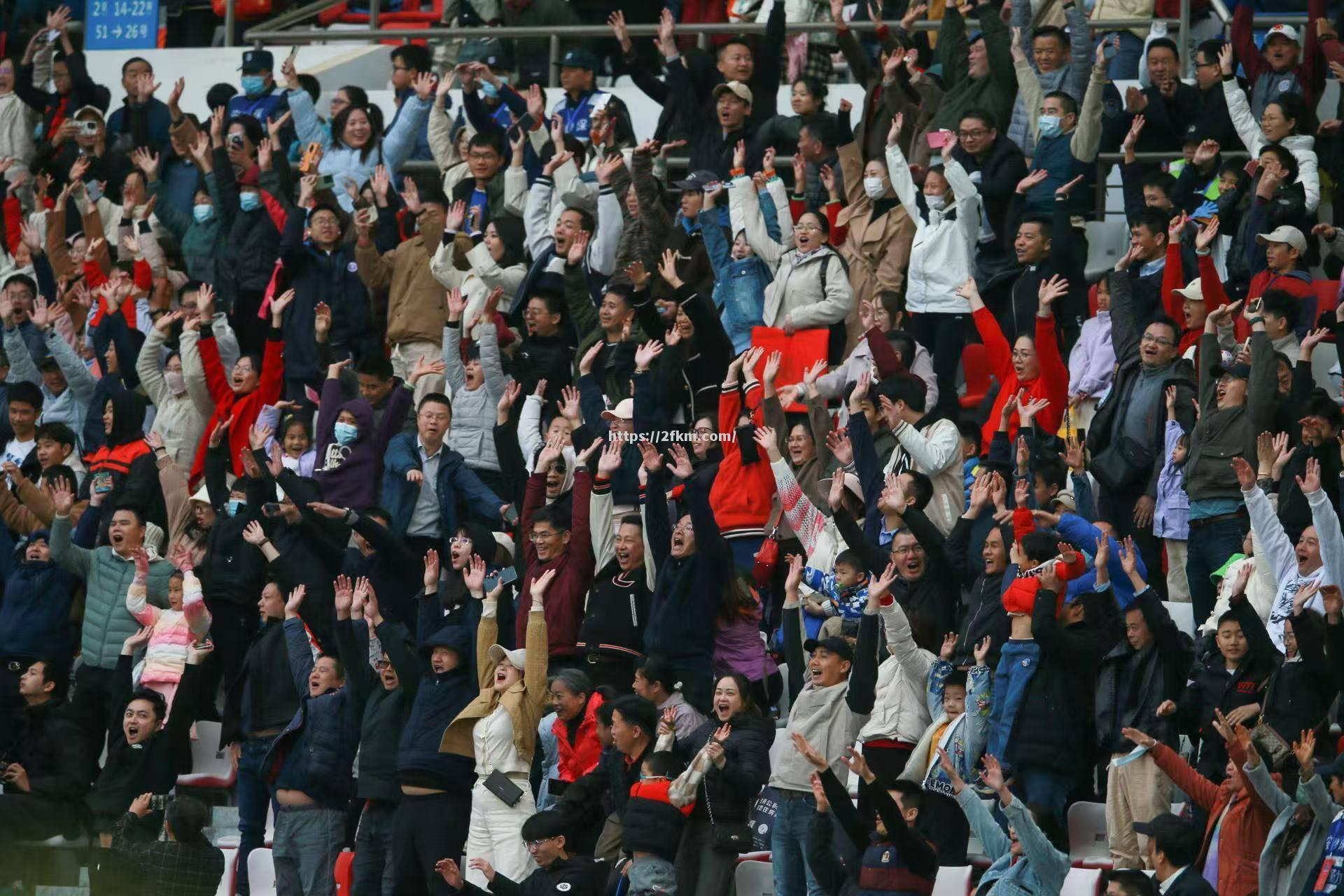 明星球员大放异彩，引爆球迷热情