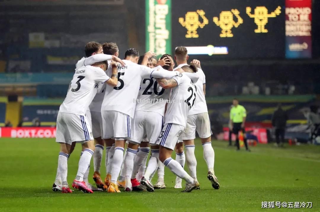 库尔内塞主场逆转胜利，挽救颓势稳固排名