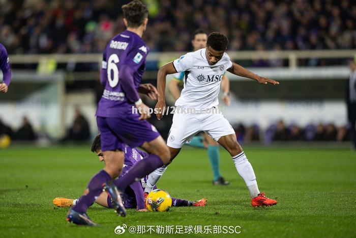 佛罗伦萨客场逼平AC米兰，争夺亚冠资格