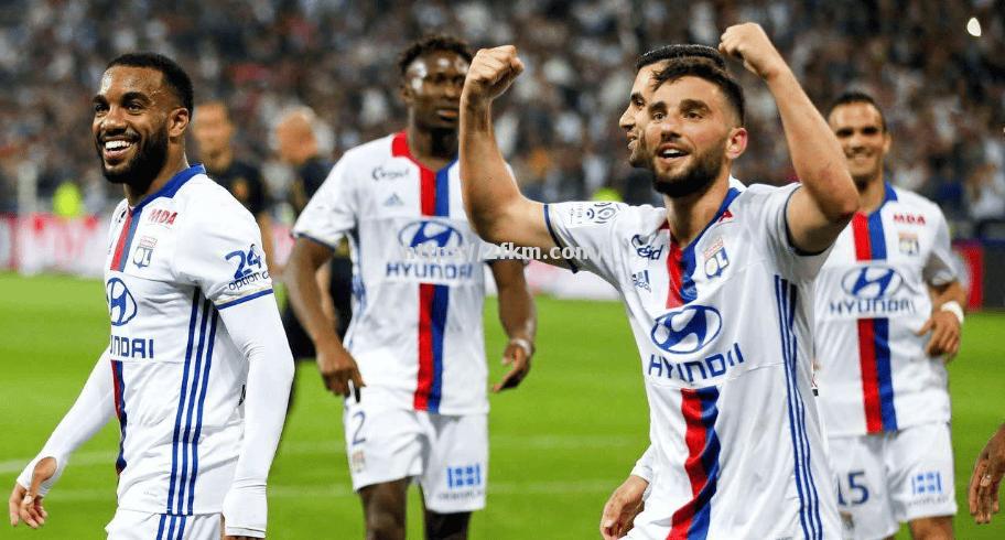 里昂队主场战平对手，难得一分加入法国联赛争夺